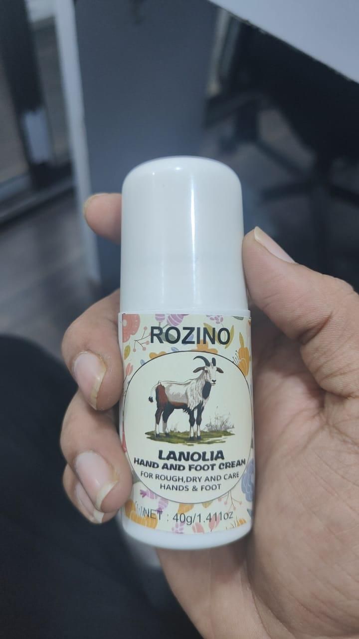 Hand & Foot Roll On for Roughness & Dryness 40gm - Luxury Ways